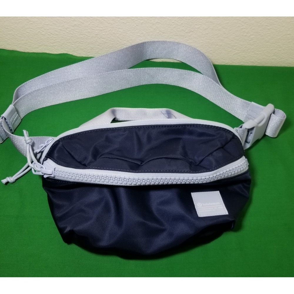 Lululemon All Day Essentials Belt Bag Navy Blue 2.5L Waist Fanny Bum Belly Pack